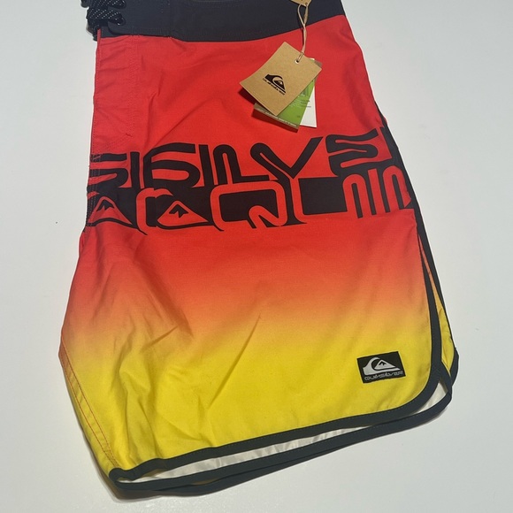 QUIKSILVER SIZE 38 Everyday Scallop 19" Boardshorts .Style EQYBS04678 color Mkz6 - Picture 6 of 12
